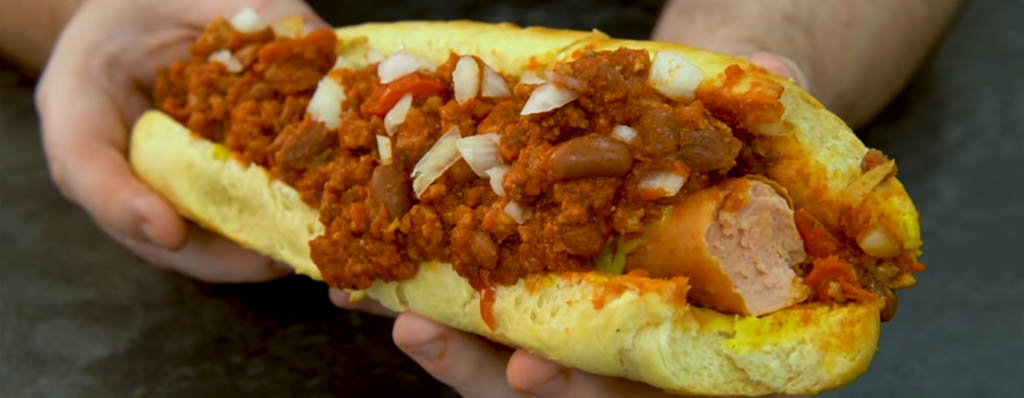chili hot dog perrito caliente con chili