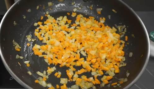 Cebolla y zanahoria pochadas
